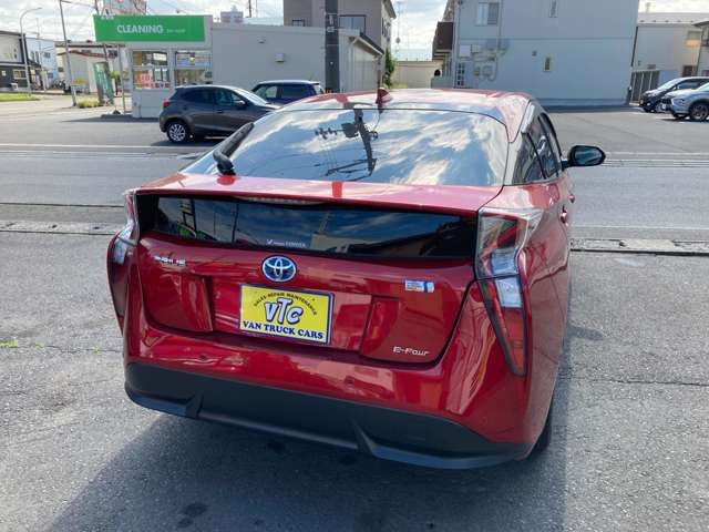 PRIUS 4WD