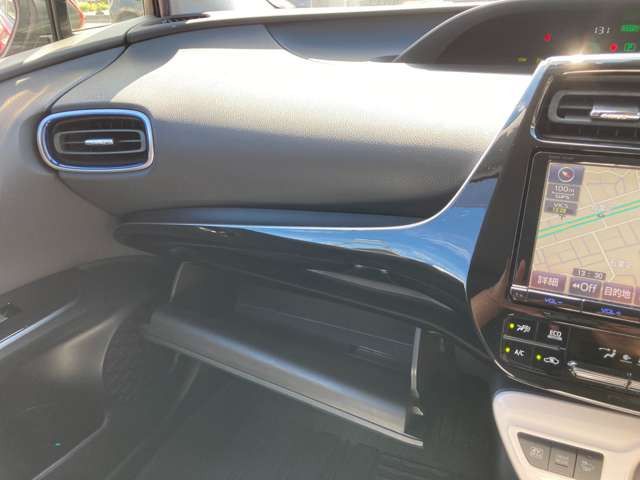 PRIUS 4WD