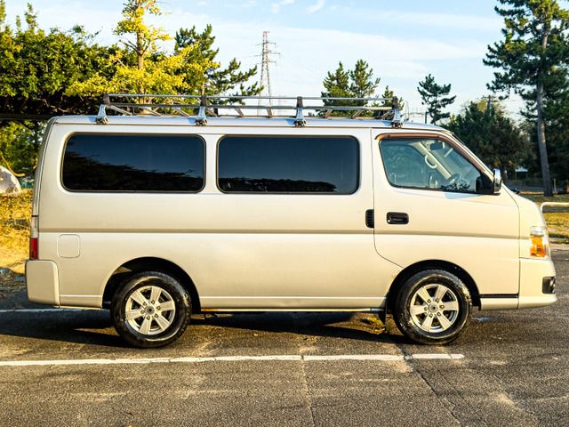 CARAVAN van 4WD