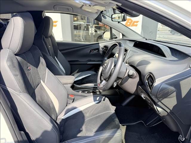 PRIUS PHV