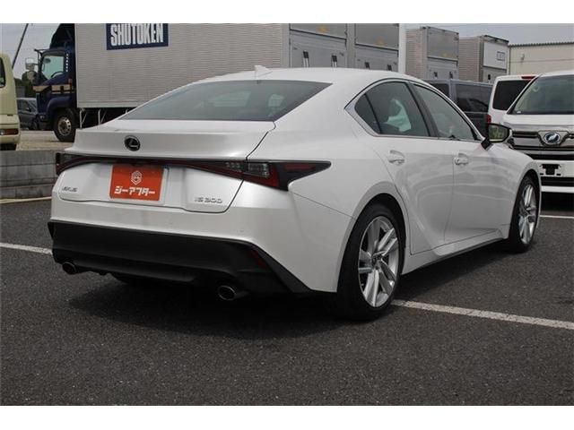 LEXUS IS300