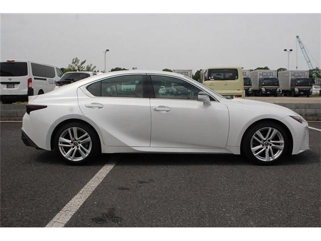LEXUS IS300