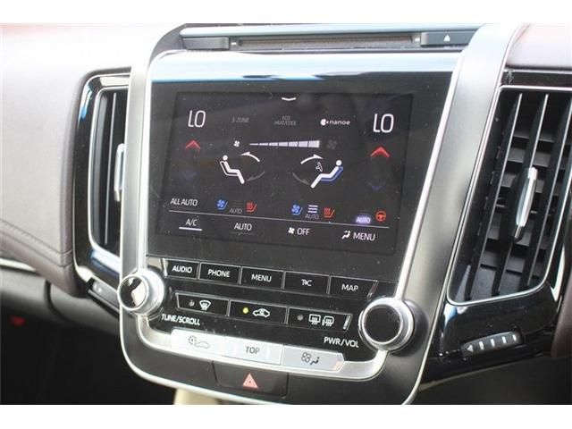 CROWN sedan hybrid 4WD