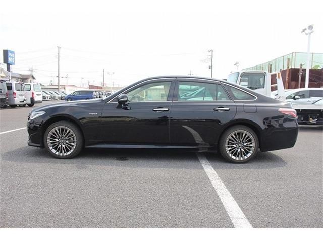 CROWN sedan hybrid 4WD