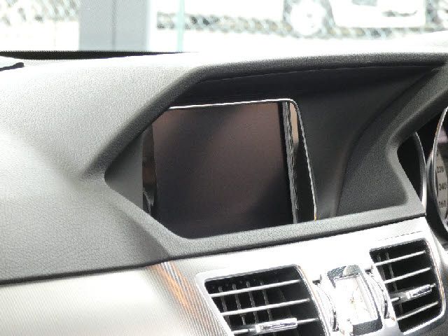MERCEDES BENZ E class sedan