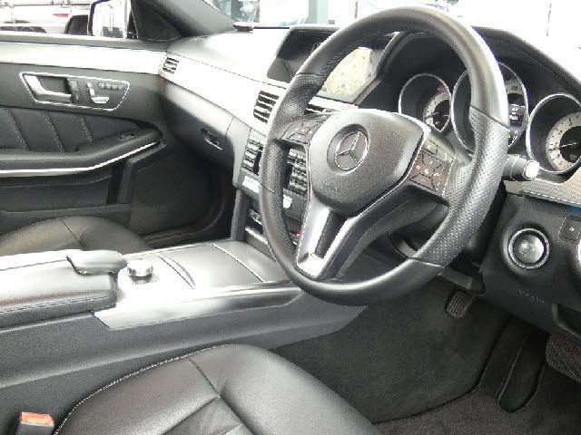 MERCEDES BENZ E class sedan