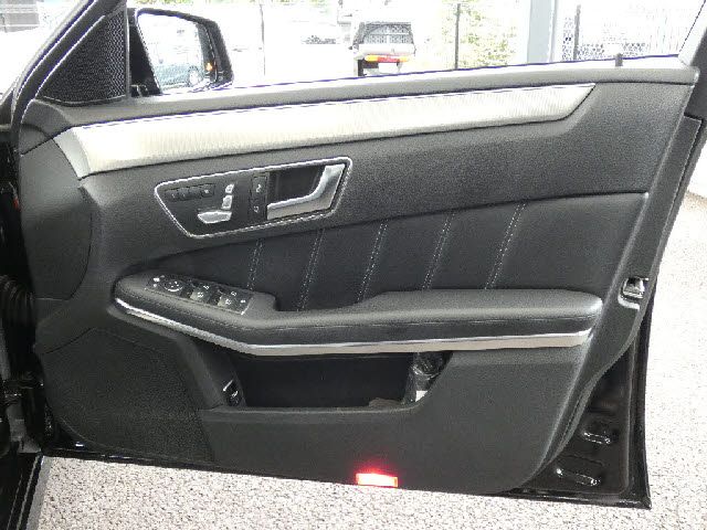 MERCEDES BENZ E class sedan