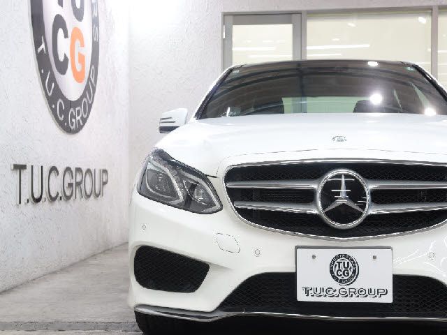 MERCEDES BENZ E class sedan