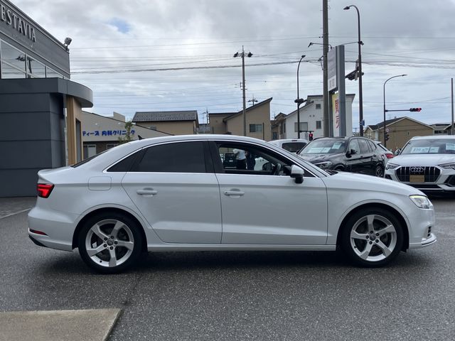 AUDI A3 Sedan