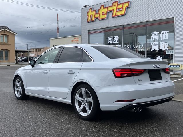 AUDI A3 Sedan