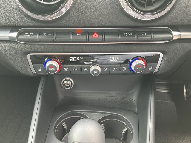 AUDI A3 Sedan
