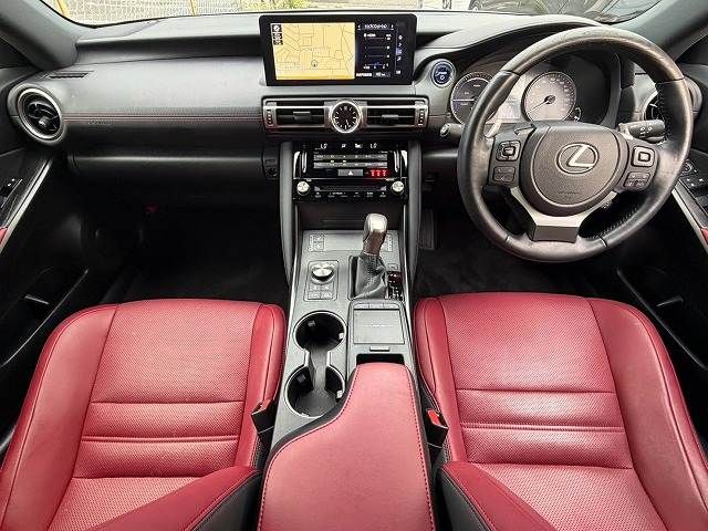 LEXUS IS300h