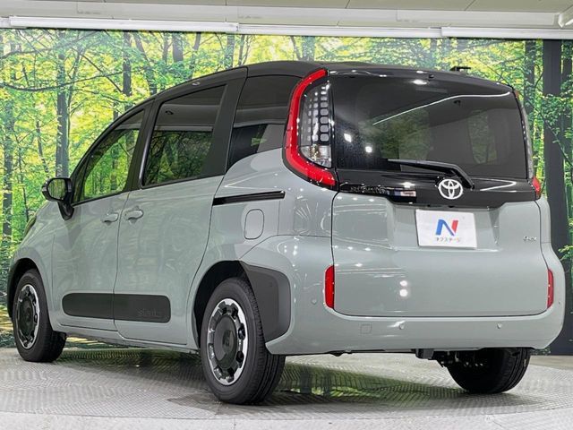 SIENTA HYBRID