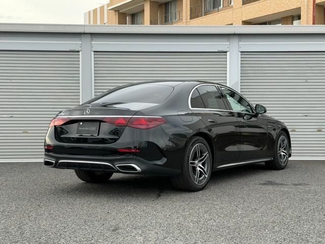 MERCEDES BENZ E class sedan