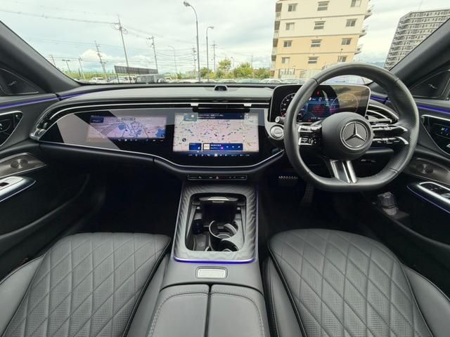 MERCEDES BENZ E class sedan