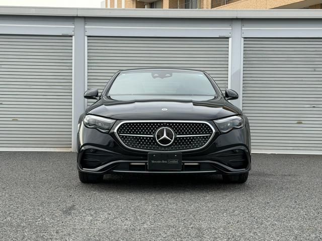 MERCEDES BENZ E class sedan