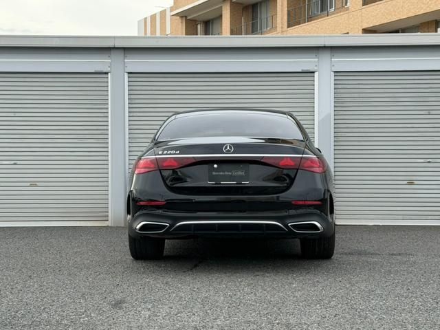 MERCEDES BENZ E class sedan