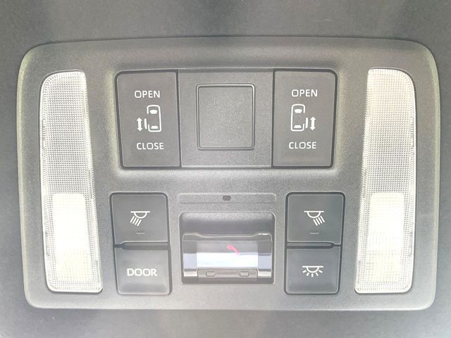 VOXY HYBRID