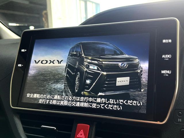 VOXY HYBRID