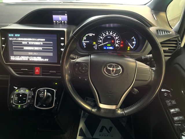 VOXY HYBRID