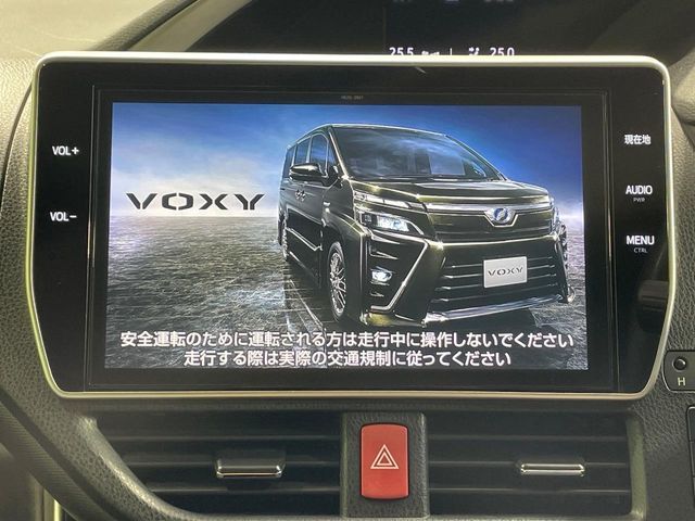 VOXY HYBRID