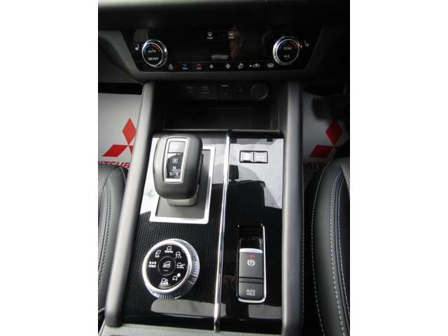 OUTLANDER PHEV