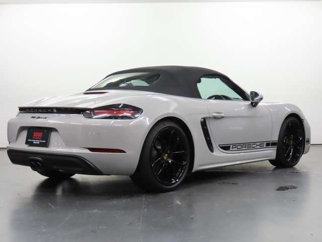 PORSCHE 718BOXSTER