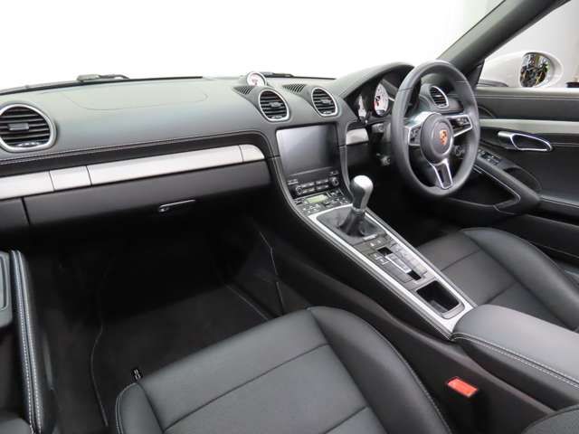 PORSCHE 718BOXSTER