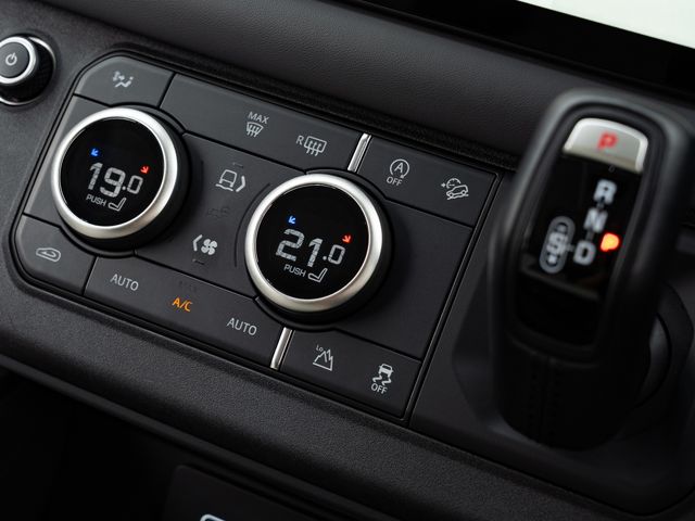 ROVER DEFENDER