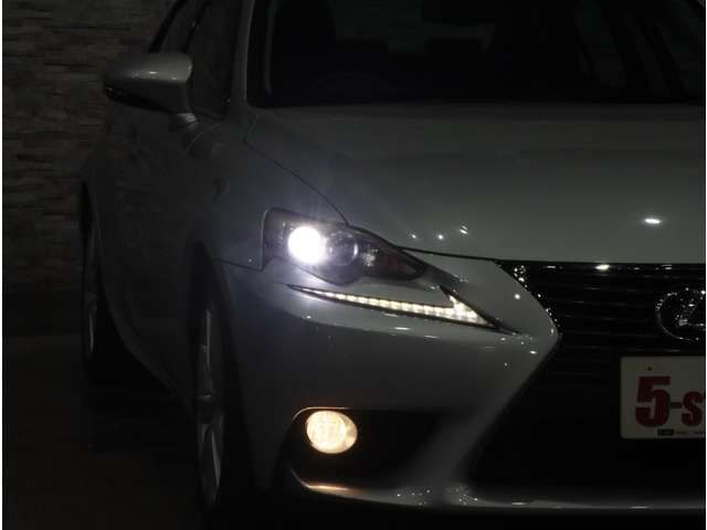 LEXUS IS300h