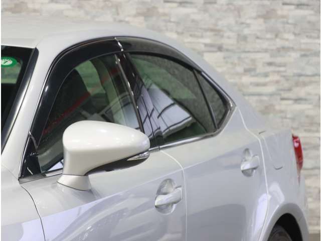 LEXUS IS300h