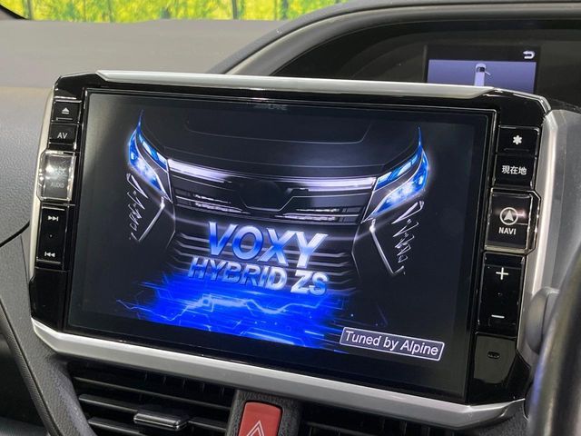 VOXY HYBRID