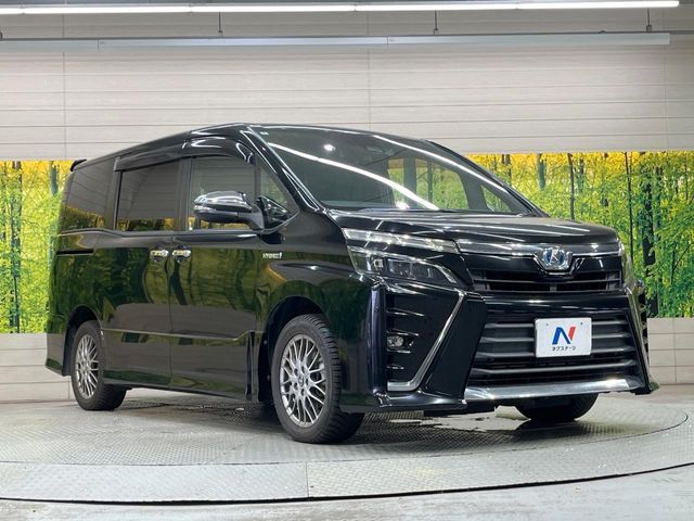 VOXY HYBRID