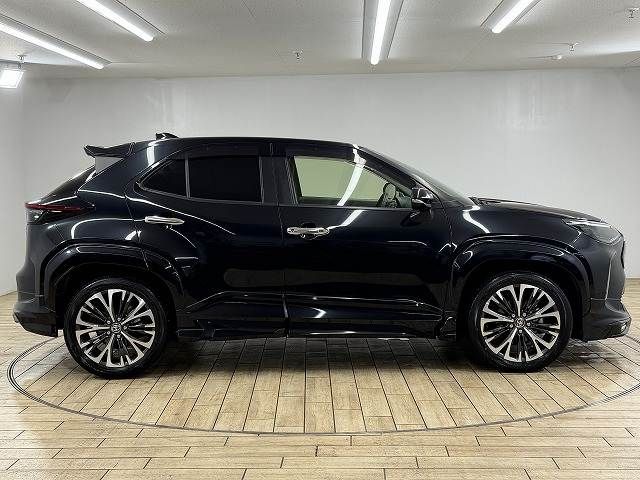 YARIS CROSS