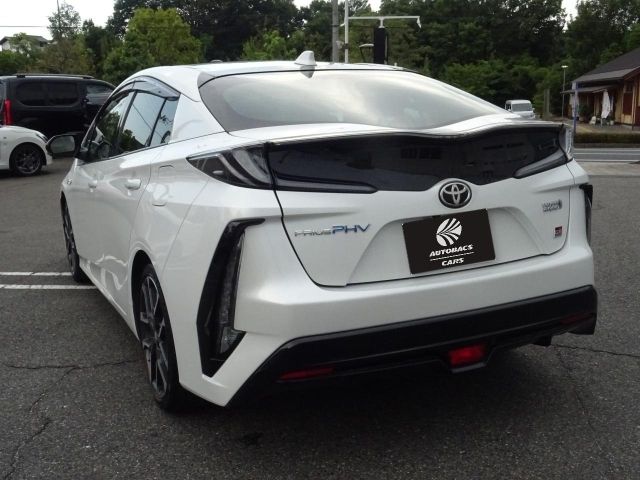 PRIUS PHV