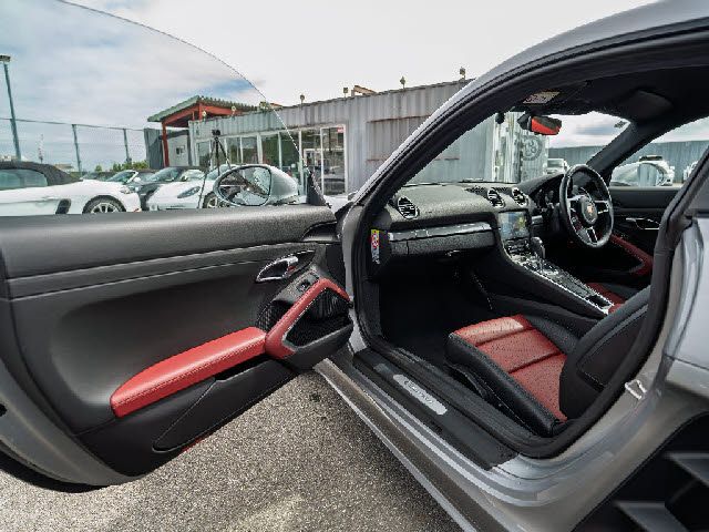 PORSCHE 718CAYMAN