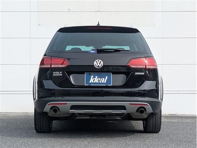 VOLKSWAGEN GOLF Alltrack