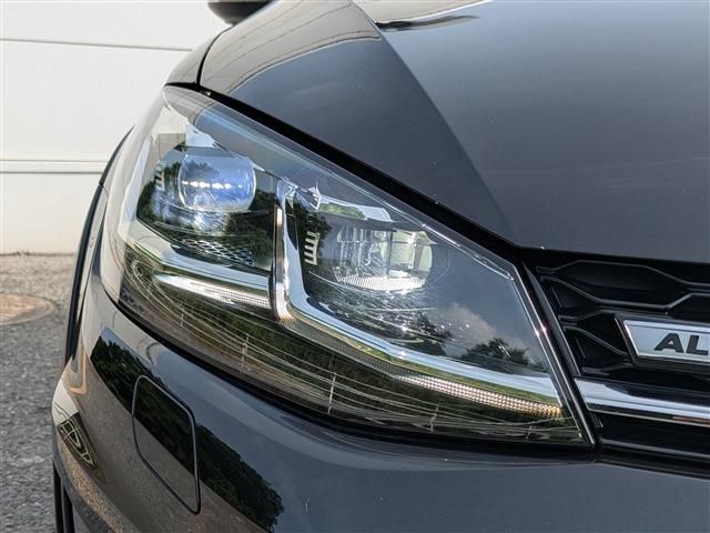 VOLKSWAGEN GOLF Alltrack