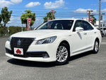 CROWN sedan hybrid