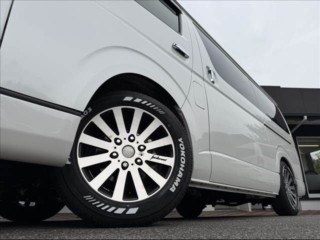 HIACE van 4WD