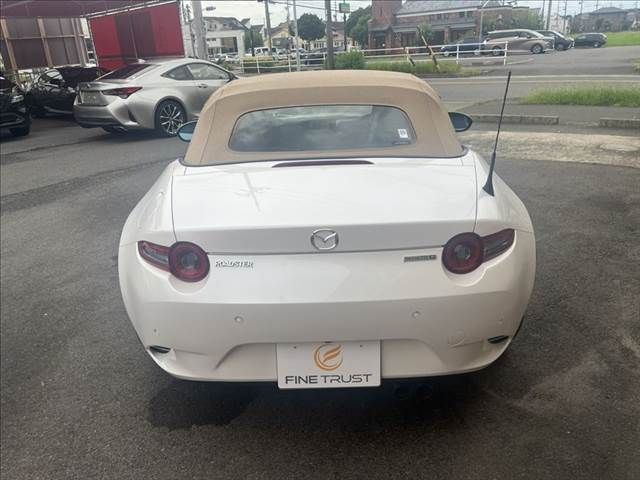 ROADSTER