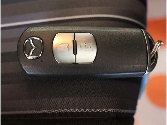 MAZDA2