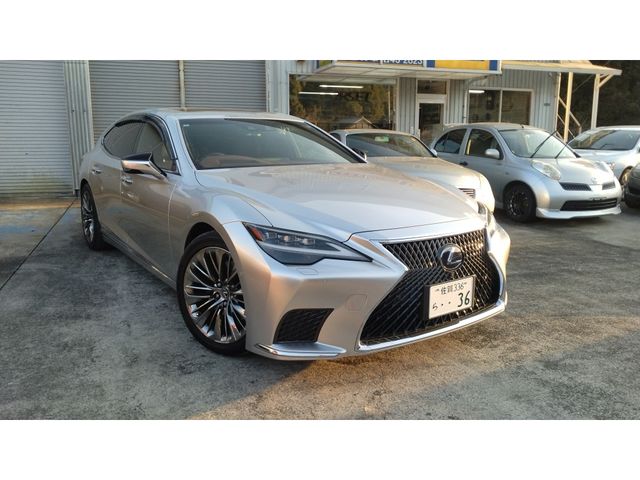 LEXUS LS500h 4WD