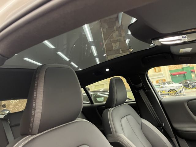 VOLVO C40