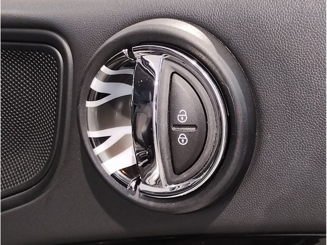 MINI COOPER D CROSSOVER