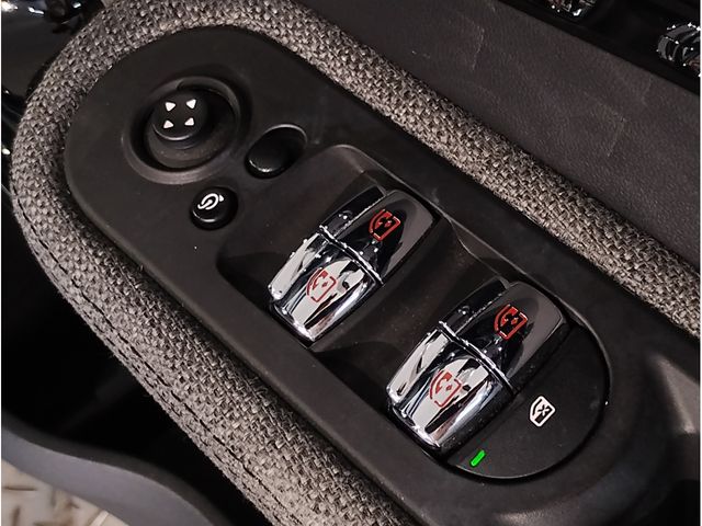 MINI COOPER D CROSSOVER