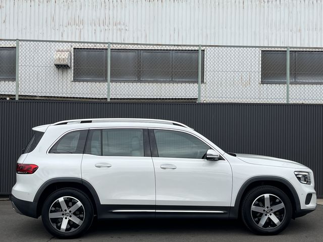 MERCEDES BENZ GLB
