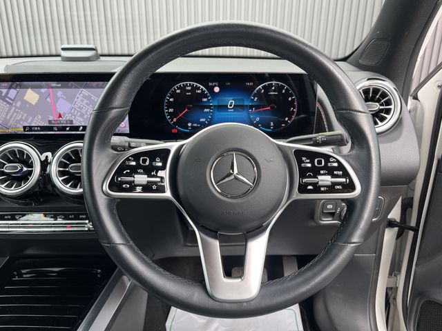 MERCEDES BENZ GLB