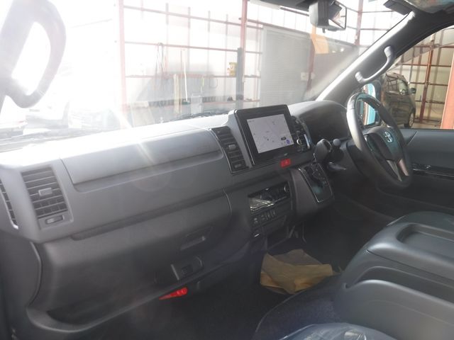 HIACE van 2WD