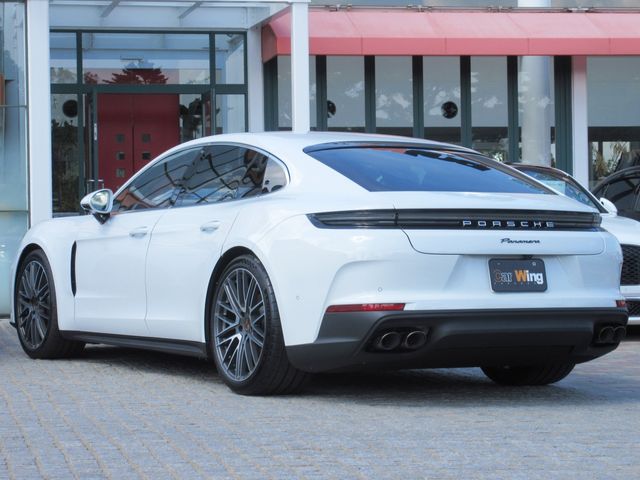 PORSCHE PANAMERA